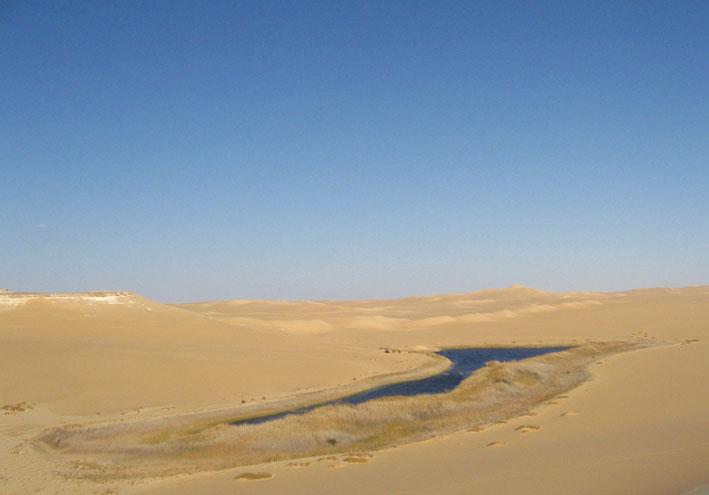 water_ lake_in_the_sand.jpg